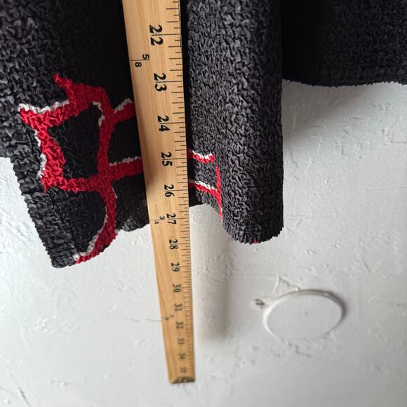 Chico's Travlers‎ Collection 4 XL Red Black Crinkle 3/4 Sleeve Pop Over Sweater - Picture 9 of 9